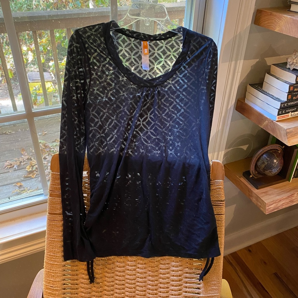 Lucy brand long sleeve top, size M